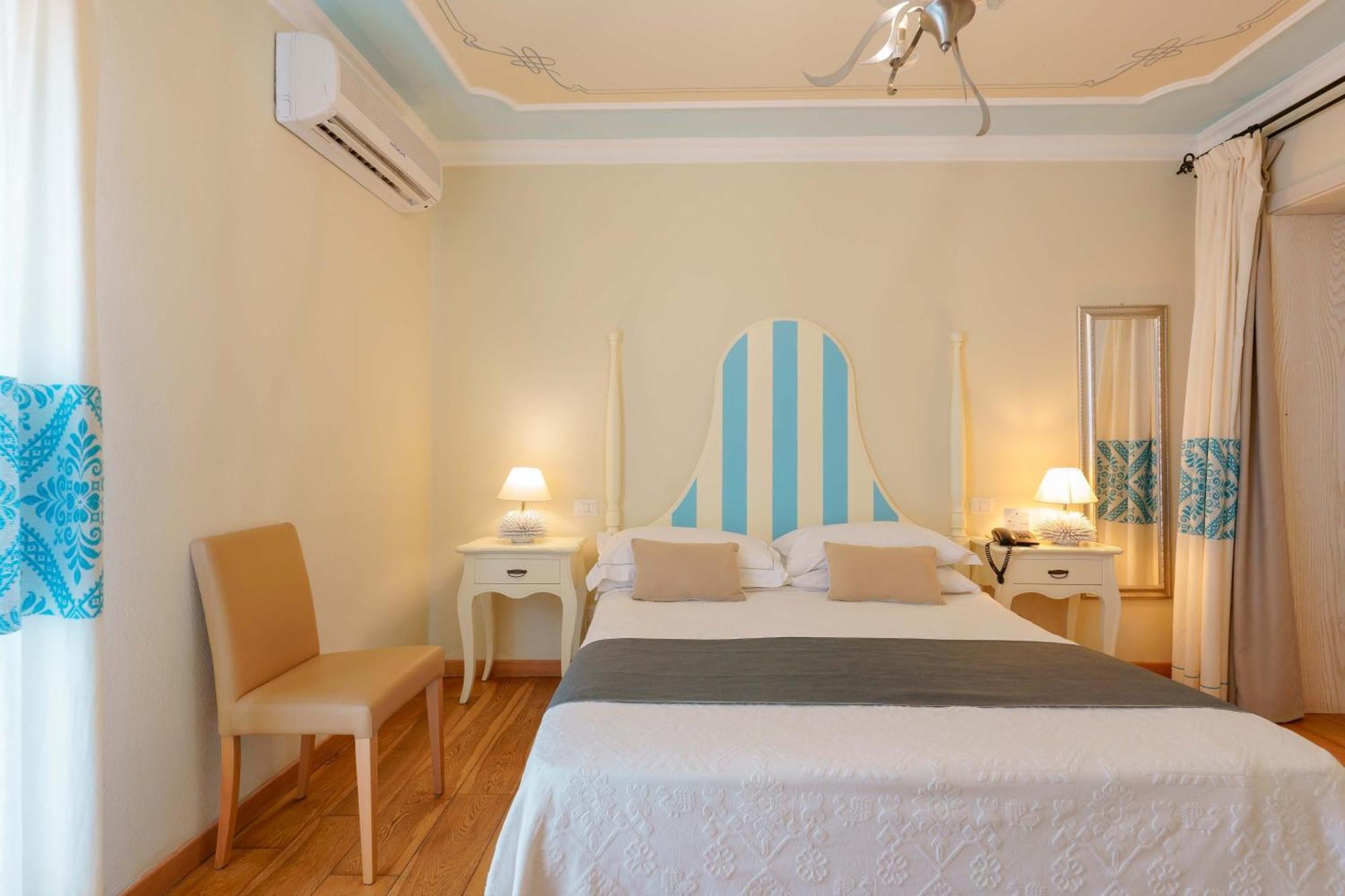 Palazzo Pischedda Hotel Bosa Quarto foto